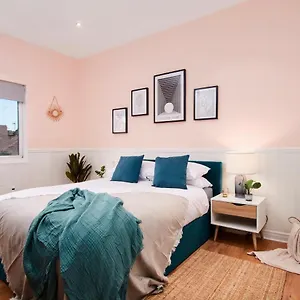 https://exquisite-harrogate-abode-central-location-hg1-1be.yorkshirehotels.net