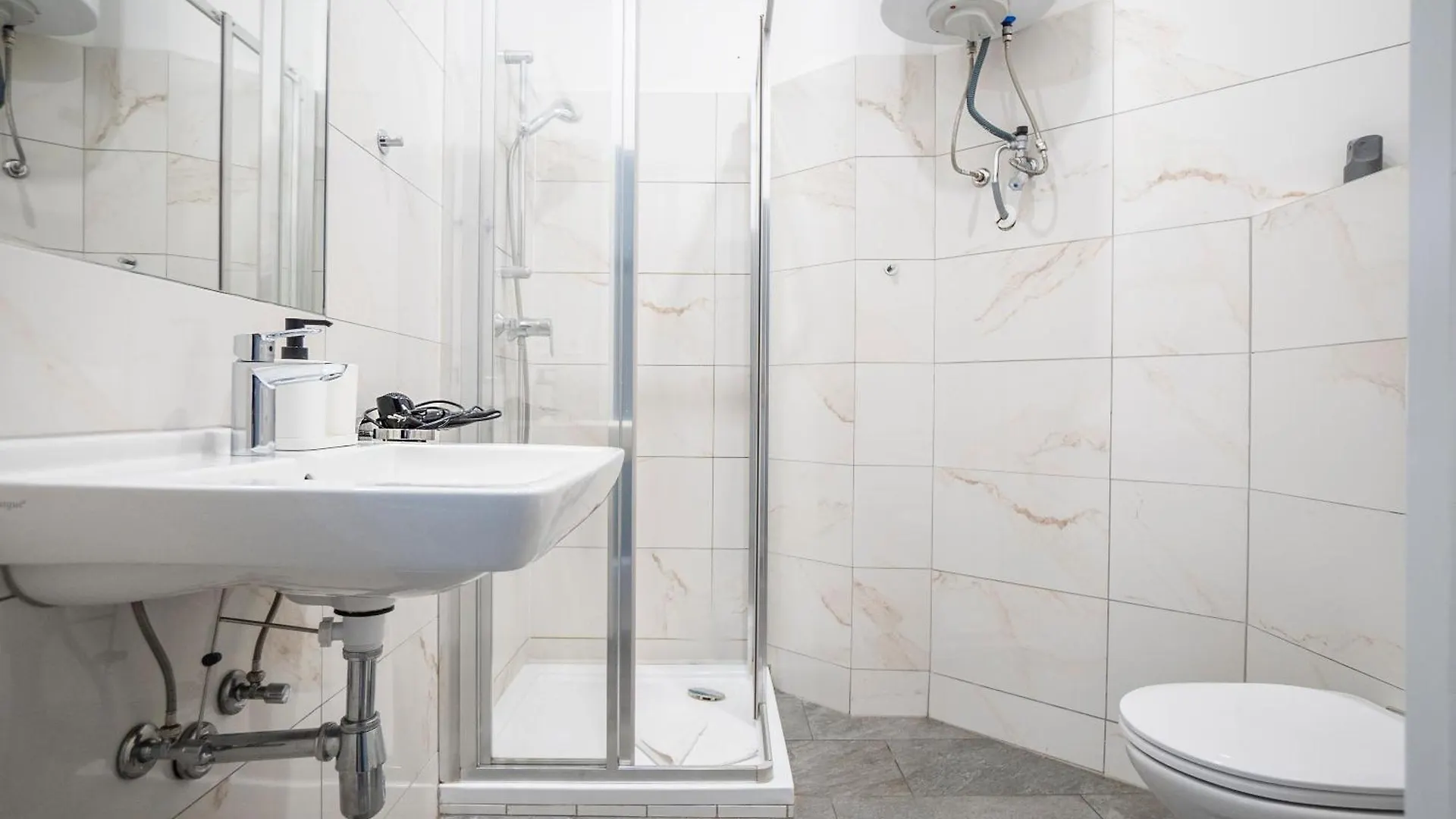 Brand New Luxury 2 Bedroom Apartment Near Augarten 维也纳 0*,  奥地利